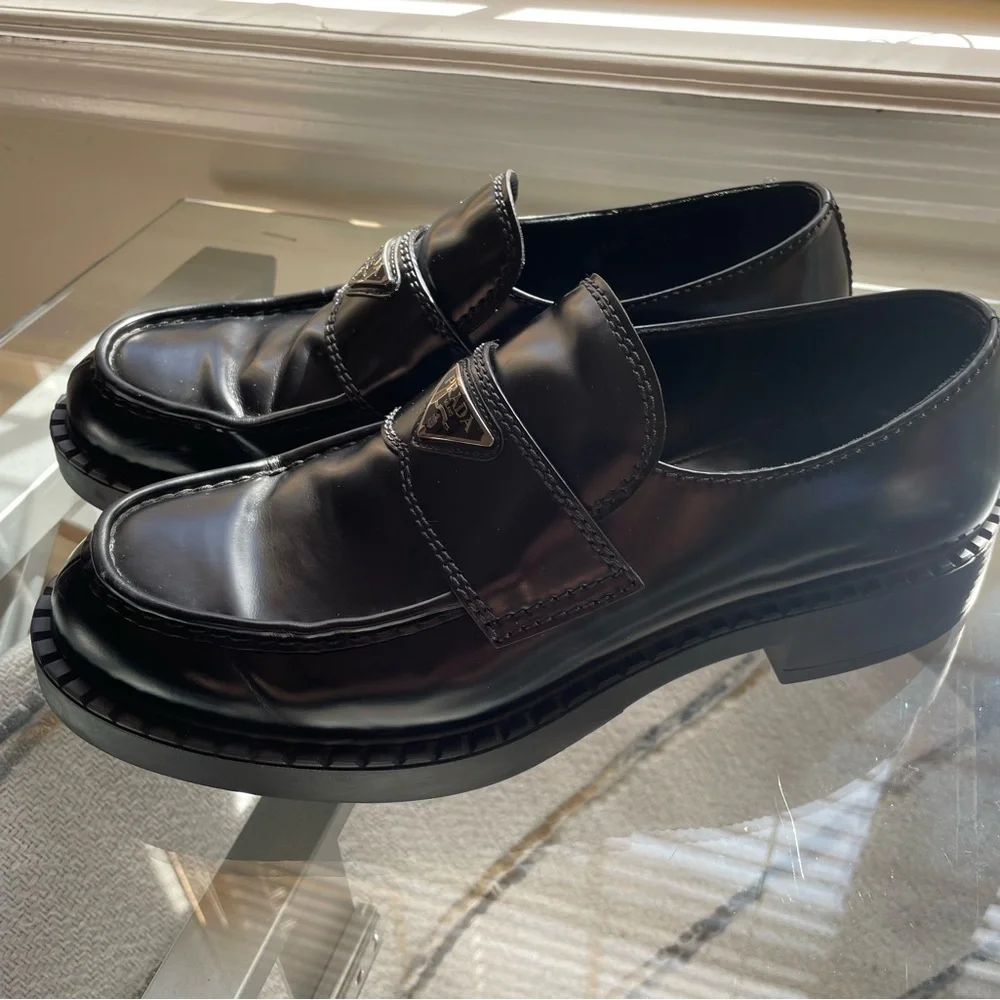 Prada Men's Black Loafers - Picture 3 of 11